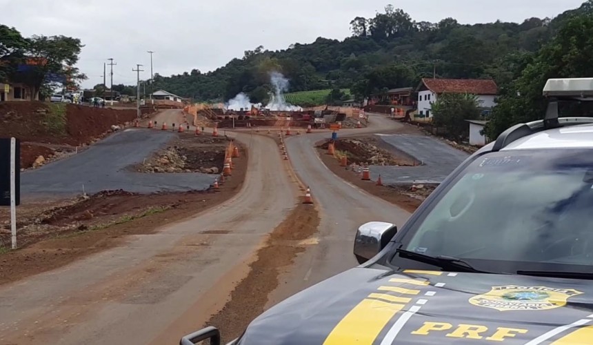 Após detonação de rochas, rodovia BR 163 em Santa Lucia já está liberada nos dois sentidos