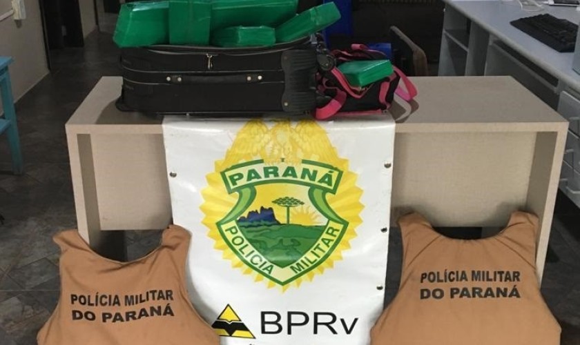 PRE apreende 5 quilos de maconha com passageira de ônibus em Realeza