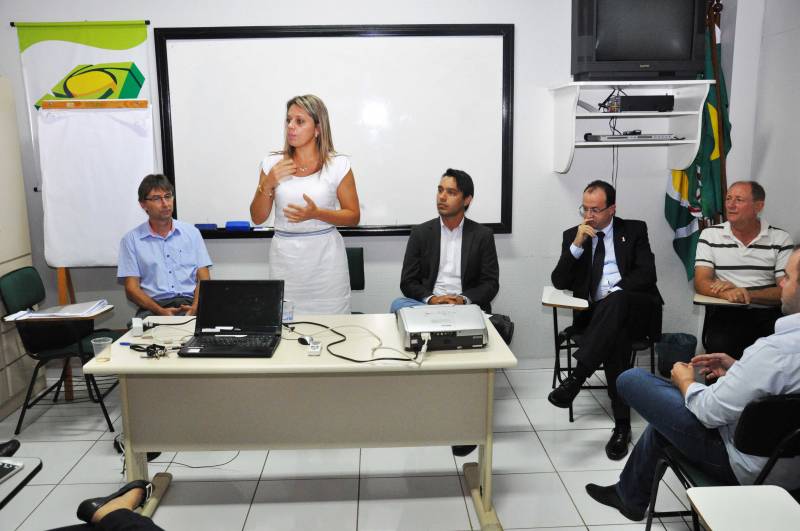 Consórcio Empreendedor Baixo Iguaçu realiza reunião com lideranças de Capanema 